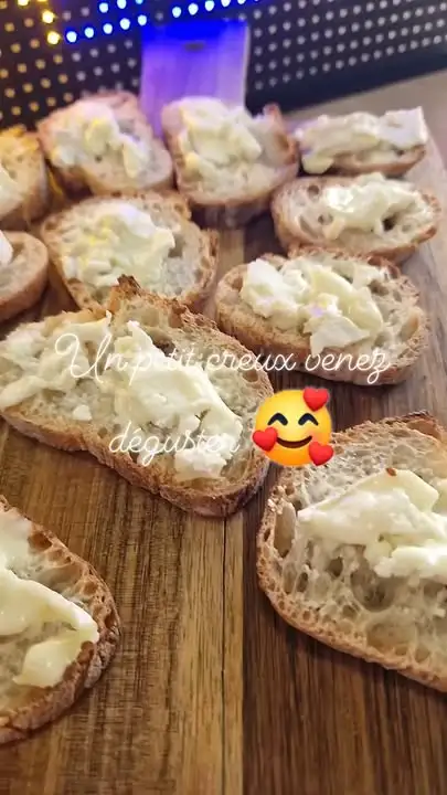 Venez déguster a l'abri des orages et de la pluie  ☔️  dans Les halles de Ganges 
Maison Latour - Halles de Ganges Les DOCKS du GR @super fans Ceven-fish @Maison Aurière La tortue paysanne
